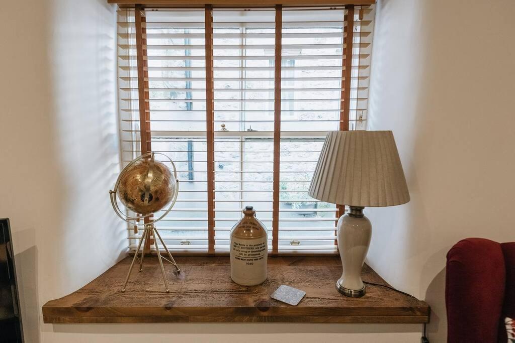 Fryers Cottage - Beautiful 2 Bedroom Town & Country Cottage On Edge Of Peak District Wirksworth Bagian luar foto